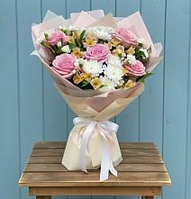 Букет цветов из:  Гвоздики, Орхидеи и Розы в Мишкино
