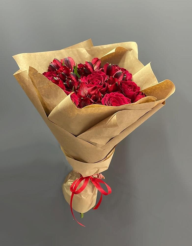 Букет цветов из: Альстромерии и Розы в Мишкино