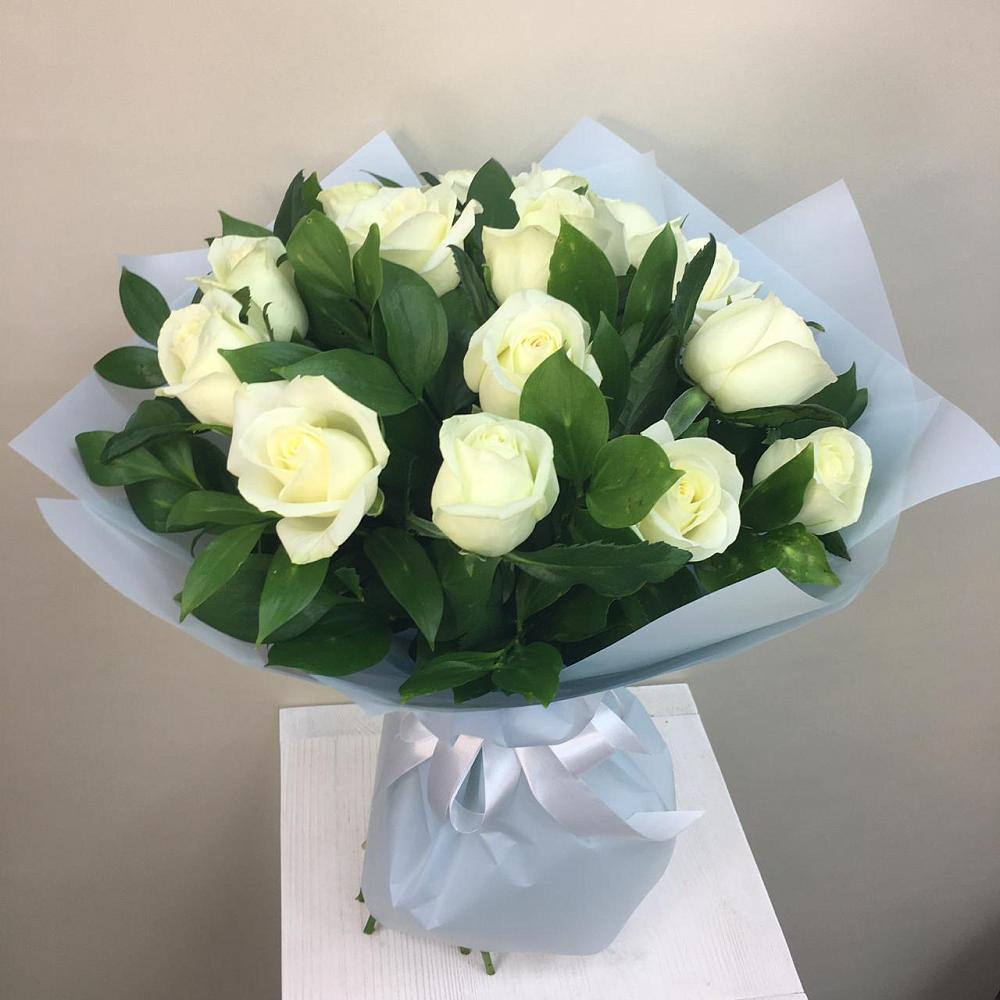 Букет 15 Белых роз Проуд в Мишкино