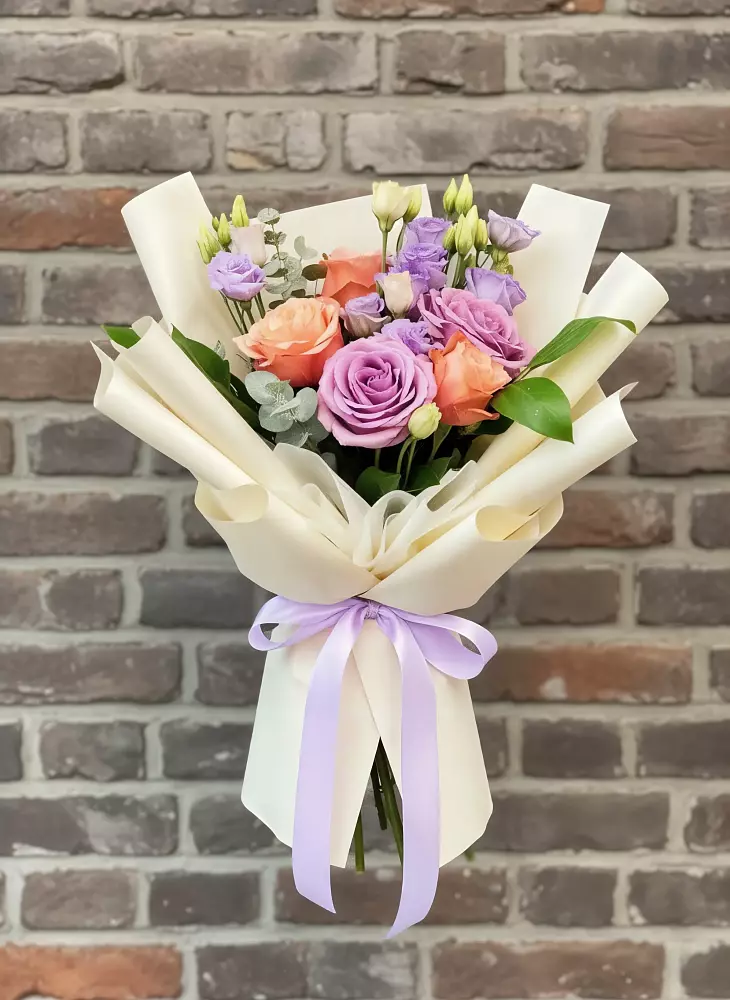 Букет цветов из: Лизиантусы и Розы в Мишкино