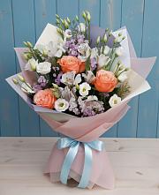 Букет цветов из:  Лизиантусы, Розы, Альстромерии и Гипсофила в Мишкино