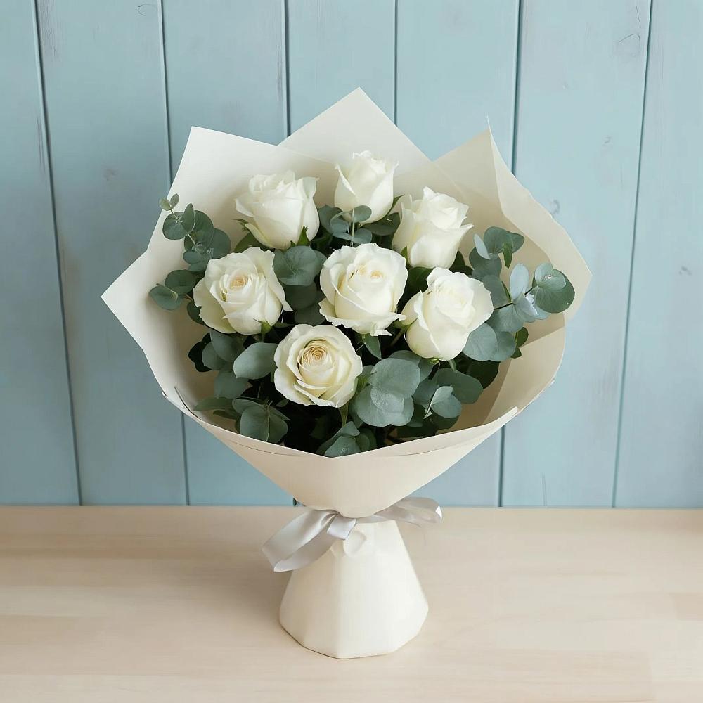 Букет Белые розы в Эвкалипте в Мишкино